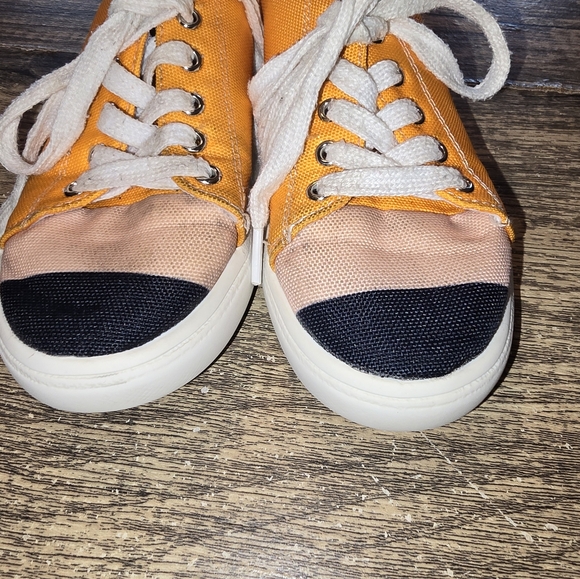 Kids size 11 ✏️ pencil inspired sneakers - Picture 5 of 6
